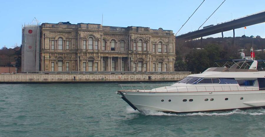 İstanbul: Sunset Cruise with Refreshments - Dolmabahçe Palace and the first European shore views