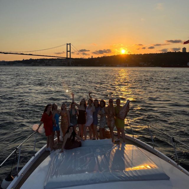 Istanbul: Sunset or Day Small-Group Yacht Cruise with Snacks - Maiden’s Tower and the return toward the Golden Horn