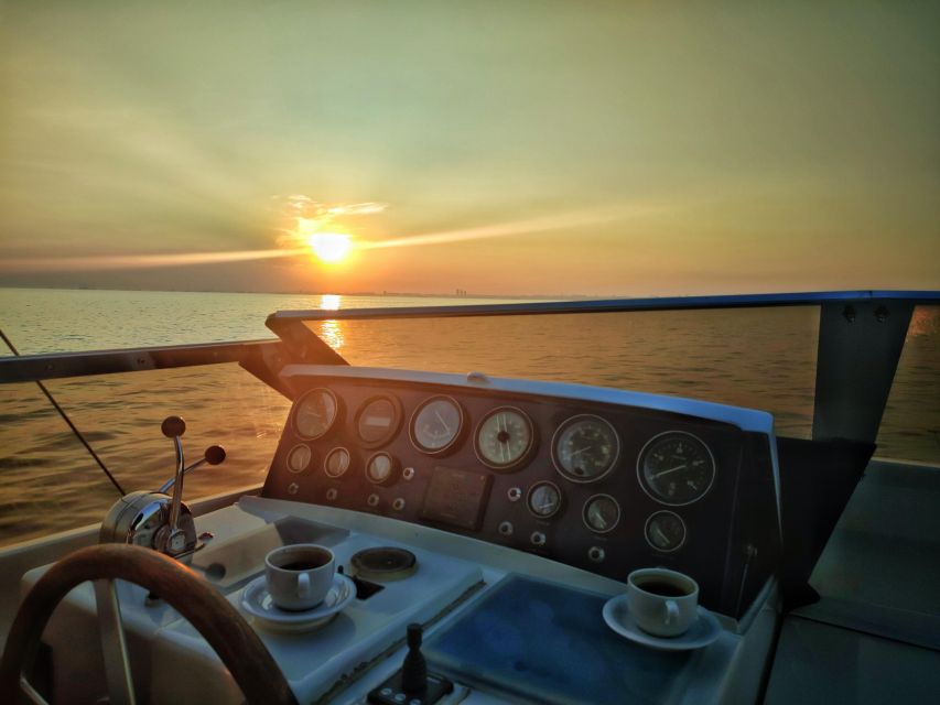 Istanbul: Sunset Yacht Cruise on the Bosphorus with Transfer - Why the Bosphorus works best at sunset