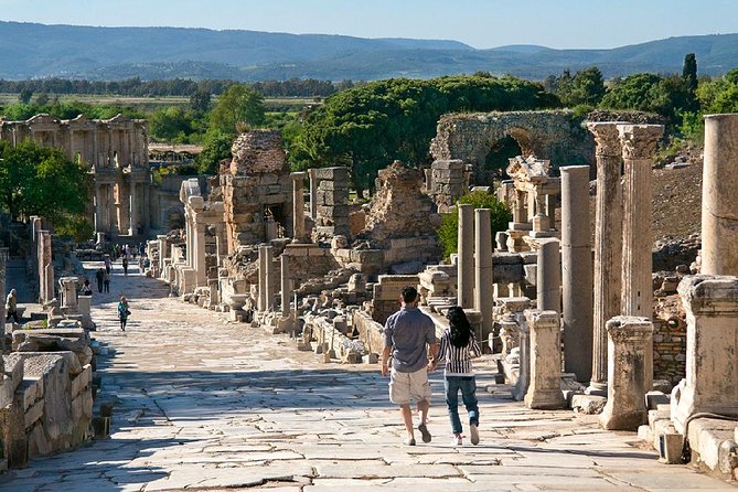Istanbul to Ephesus Full Day Private Tour with Domestic Flights - Why flying is the only sensible way to fit Ephesus into one day