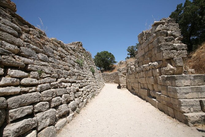 Istanbul to Truva Troy Guided Day Tour with Lunch and Transfers - Rest stops and the long road south