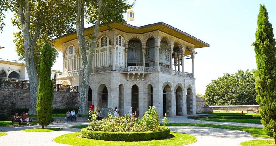 Istanbul: Topkapi and Harem Tour with Skip-the-Line Ticket - Who should book this experience?