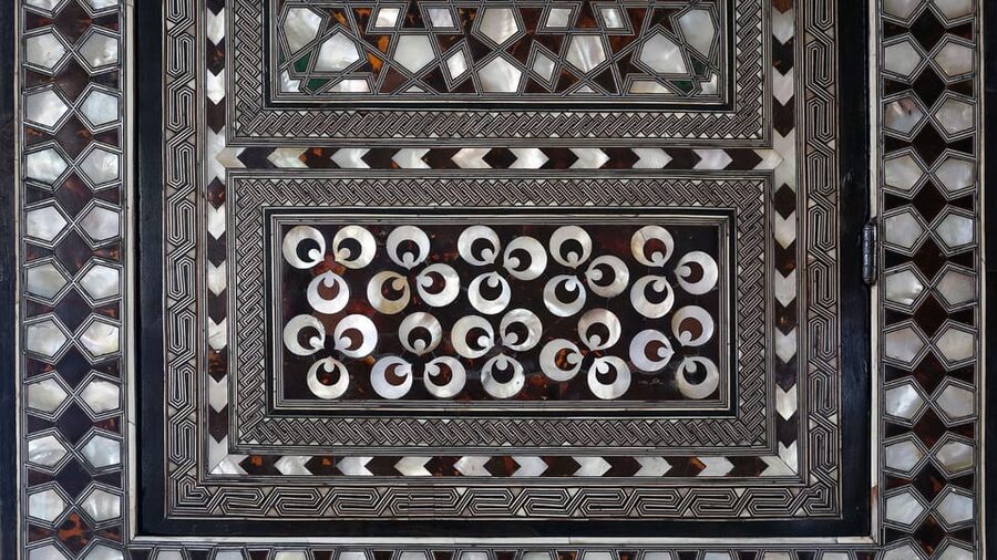 Istanbul: Topkapi Palace and Harem Guided Tour - Bosphorus terraces and the best pause in the tour