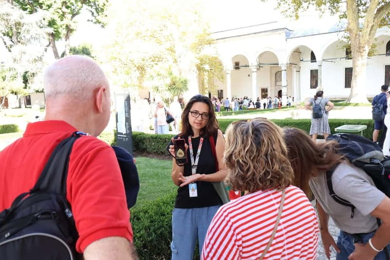 Istanbul: Topkapi Palace and Harem Museum Tour with Ticket - Why Topkapi Palace deserves a guided visit