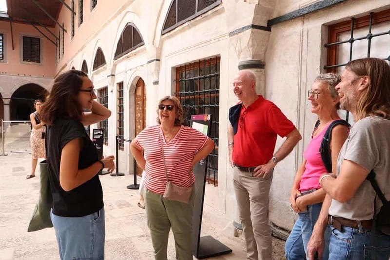 Istanbul: Topkapi Palace and Harem Museum Tour with Ticket - Accessibility and practical comfort