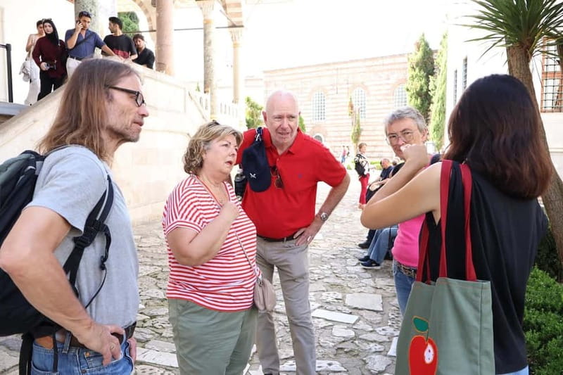 Istanbul: Topkapi Palace and Harem Museum Tour with Ticket - Meeting at the Sultan III Ahmed Fountain