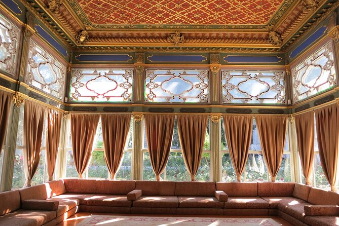 Istanbul: Topkapi Palace Guided Tour and Skip The Line - Hagia Irene adds a different kind of stop