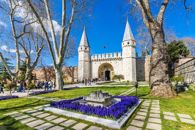 Istanbul: Topkapi Palace, Hagia Sophia & Blue Mosque - Turkish lunch and the day’s main pause