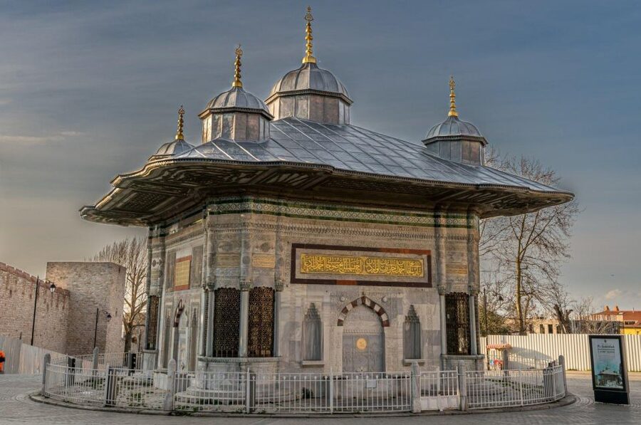 Istanbul: Topkapi Palace Skip-the-Line Ticket & Guided Tour - Accessibility, families, and practical limits