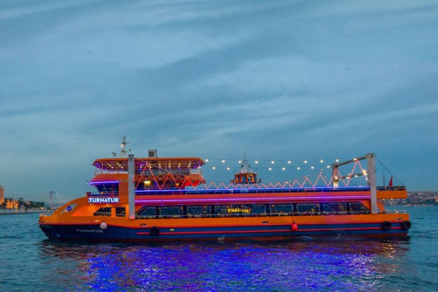 Istanbul: Turkish Night on the Bosphorus Dinner Cruise - What arrives at the table