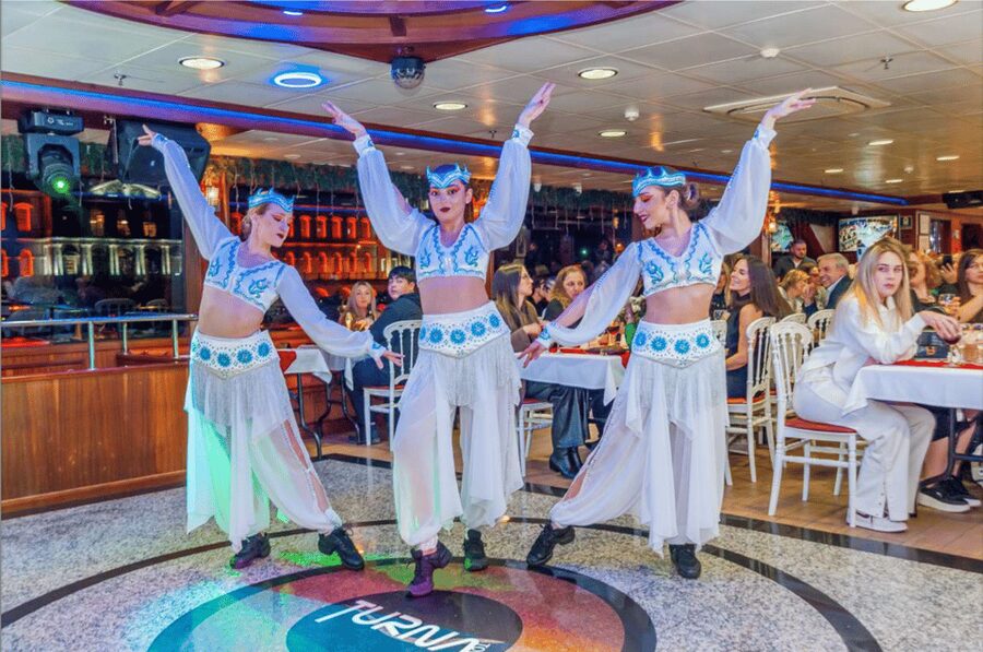İstanbul: Turkish Night On the Bosphorus with Private Table - Küçüksu Palace, Beylerbeyi, and dessert