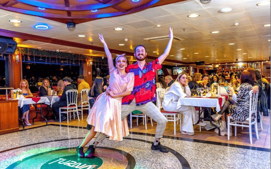İstanbul: Turkish Night On the Bosphorus with Private Table - From Dolmabahçe Palace to Ortaköy Mosque