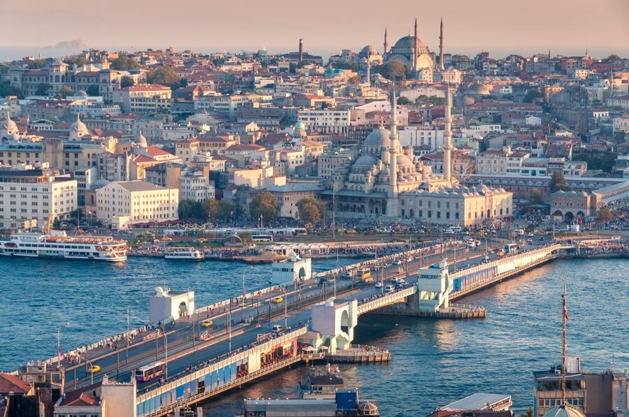 Istanbul: Two Continents Evening Bus Tour with Commentary - Beylerbeyi Palace and Istanbul’s Asian side
