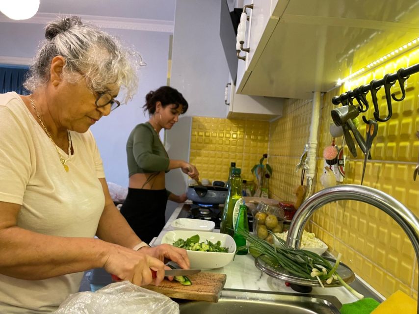 Istanbul: Vegan/Vegetarian Cooking Class with Locals at Home - Cooking Turkish Food in Rojda’s Home Near Taksim