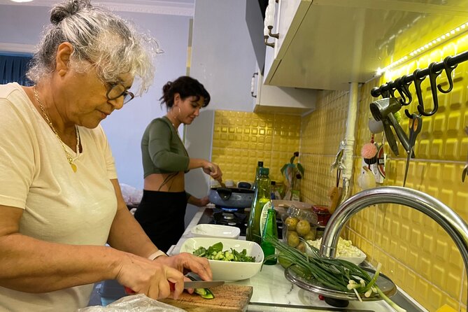 Istanbul Vegan/Vegeterian Cooking Class with Locals at Home - What the $93 price really covers