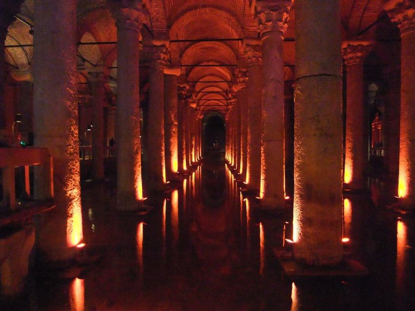 Istanbul Walking Tour: Discovering Old Town - The walk between the landmarks