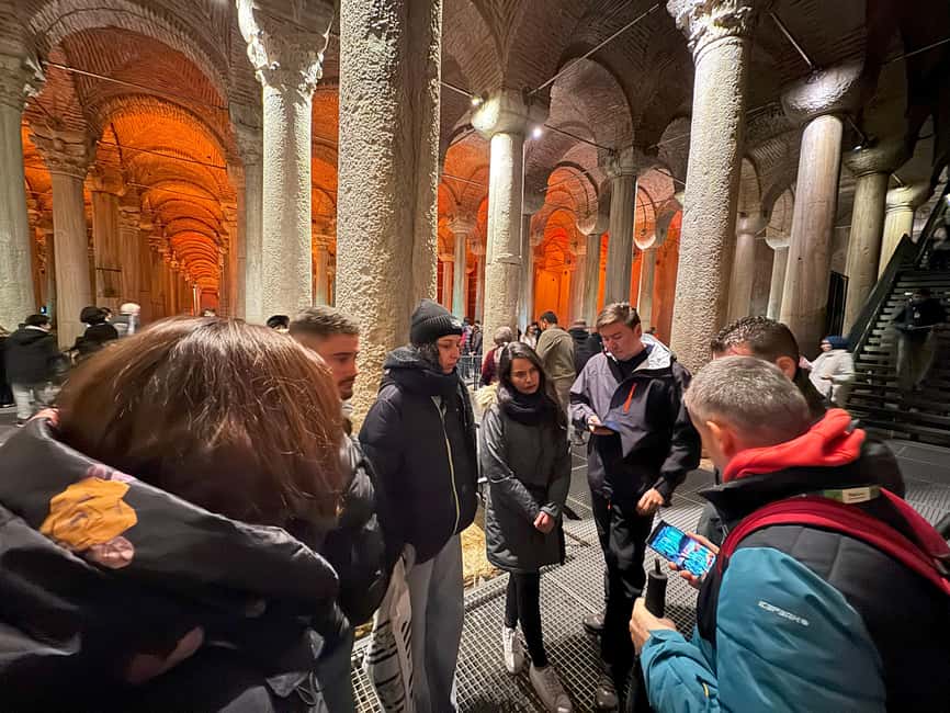 Istanbul Walking Tour: Mosques, Palace, Cistern with Lunch - Topkapi Palace and the Ottoman court
