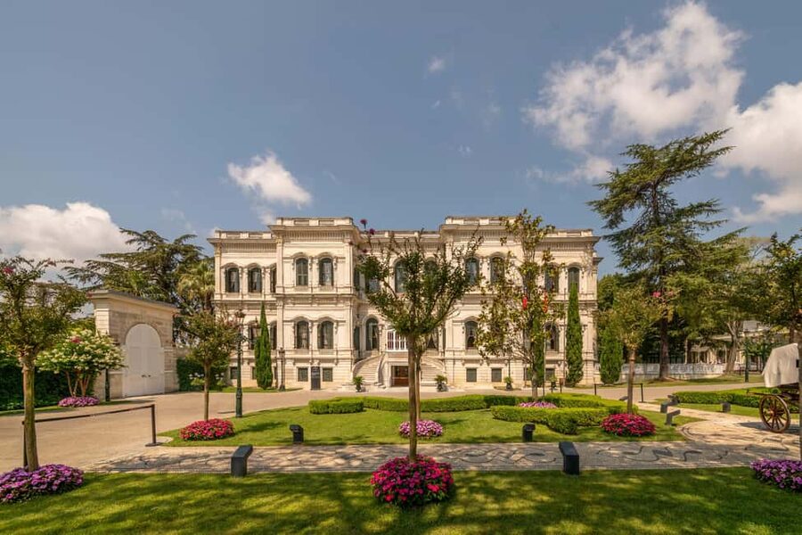 Istanbul: Yildiz Palace & Museum Skip the Ticket Line Entry - The Yıldız Museum’s textiles, ceramics, and personal objects