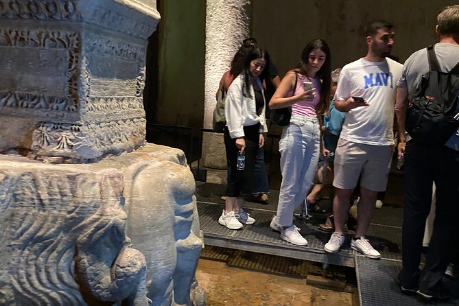 IstanbulBasilicaCistern/fastEntranceEnglish/Spanish (not tickets) - Language, group size, and guide support