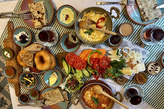 Luxury Private and Guided Istanbul Food Tour with a local guide - Key points at a glance