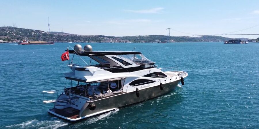 Luxury Private Yacht Rental - Key points at a glance