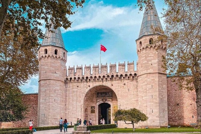 Majestic Istanbul: Walking Tour & Sunset Cruise on the Bosphorus - Süleymaniye Mosque and the Spice Market