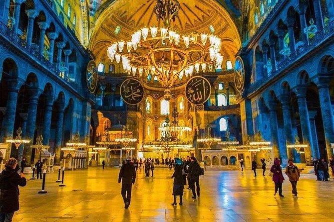 Old City Tour Professional Guide All Entrance Tickets Included - Seeing Topkapi Palace with included entry