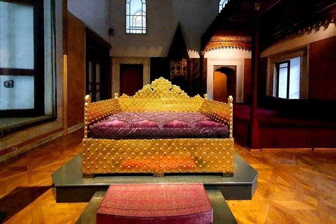 Personalized Istanbul Tour with Private Local Tour Guide - Topkapi Palace opens the Ottoman court