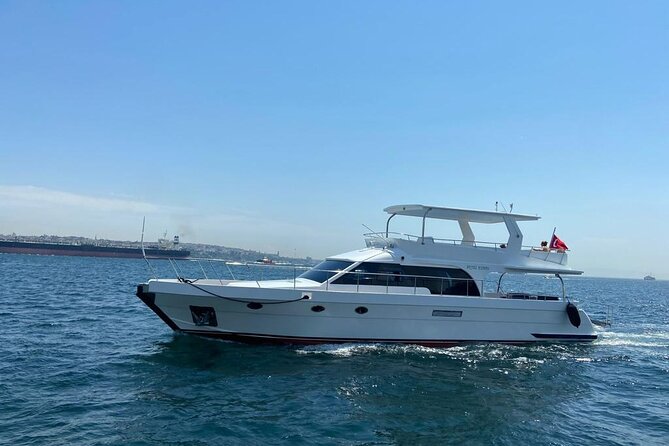 Private 2-Hour Bosphorus Cruise with Yacth - Beylerbeyi Palace from the Bosphorus
