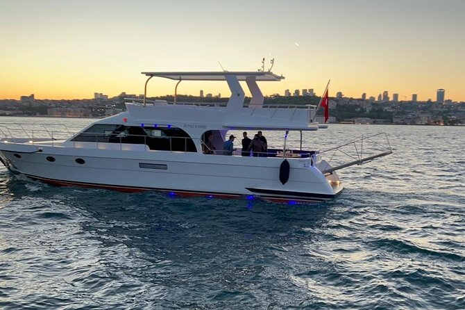 Private 2-Hour Bosphorus Cruise with Yacth - The final Ottoman palace along the shore