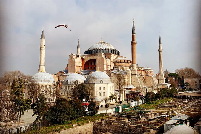 Private 5-6h: Topkapi + Hagia Sophia + Blue Mosque + Grand Bazaar - Starting at Hagia Sophia Grand Mosque