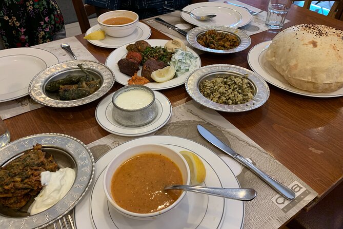 Private and guided VEGETARIAN / VEGAN tour of Istanbul - Karakoy breakfast: a practical start with Turkish classics