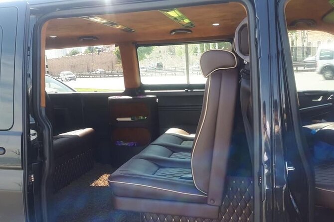 Private Arrival Transfer from Istanbul Airport to City Center - Meeting your driver after baggage claim