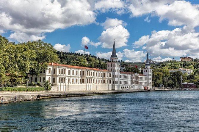 Private Bosphorus Cruise and Egyptian Bazaar with Motor Yacht - What you see during the 90-minute Bosphorus cruise