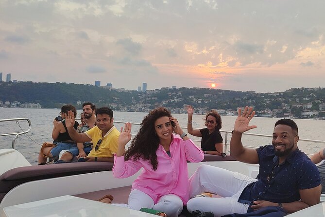 Private Bosphorus Sightseeing Cruise on Luxury Yacht - Beylerbeyi Palace looks made for a water approach