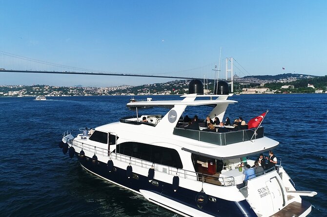 Private Bosphorus Sightseeing Cruise on Luxury Yacht - Küçüksu Palace is small, ornate, and easy to miss