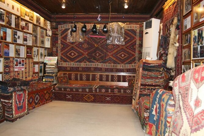 Private Guided Bazaar Tour in Istanbul - Understanding leather quality before you shop