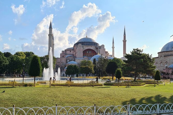 Private Guided Tour in the Old City of Istanbul - The Blue Mosque and its six minarets