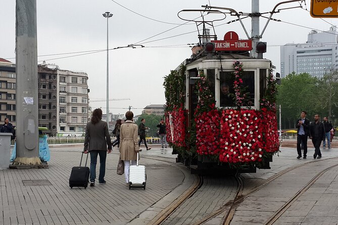 Private Istanbul Airport (IST) Arrival or Departure Transfer - Cars, minivans, and comfort