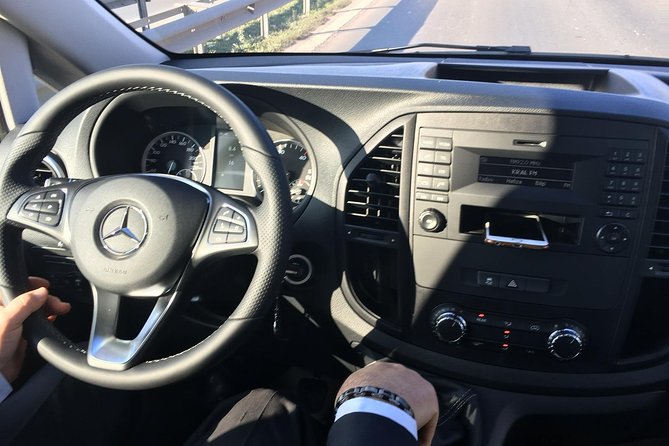 Private Istanbul Airport (IST) TransferS - Communication is part of the service