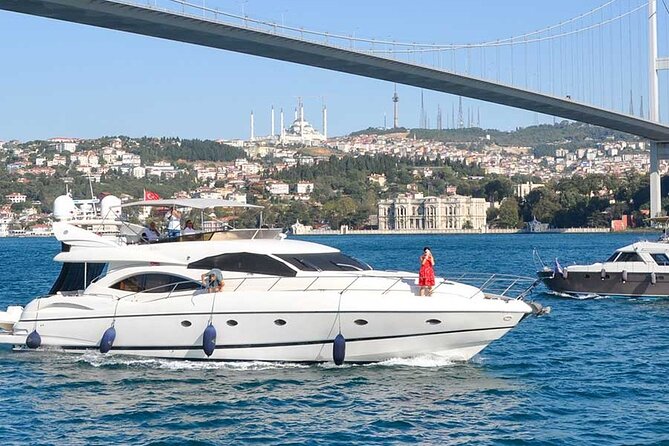 Private Istanbul Bosphorus Yacht Cruise - Service and the event atmosphere