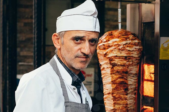 PRIVATE ISTANBUL FOOD TOUR & Hidden Pearls of the old city - Eminönü Square: street food beside the water and markets