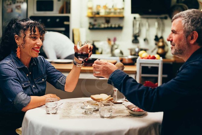 PRIVATE ISTANBUL FOOD TOUR & Hidden Pearls of the old city - Turkish coffee, tea, wine, and the final pause