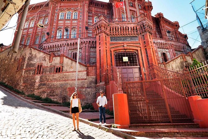 Private Istanbul Personalised Tour Licenced Guide and Vehicle - The guide and vehicle make the difference