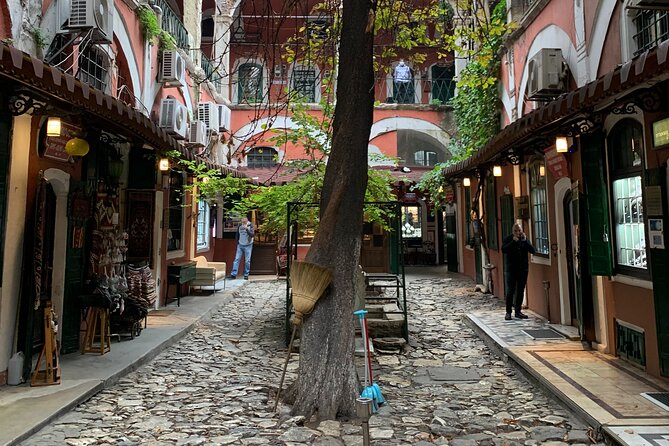 Private Istanbul Shopping Tour - Rugs, tiles and leather shopping - Pickup, comfort, and the four to five hour schedule