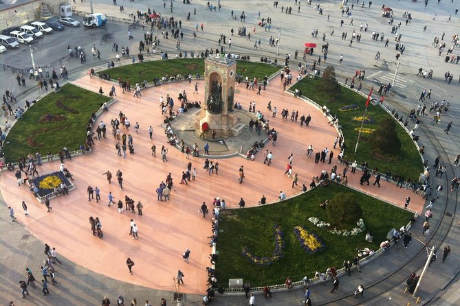 Private Istanbul Tour – Full Day of Iconic Sights & Local Gems - Dolmabahçe Palace and the Bosphorus Bridge