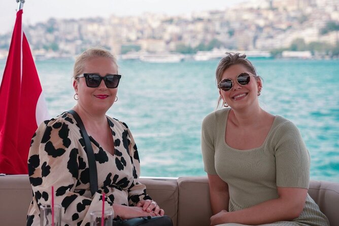 Private Luxury Yacht Cruise in Istanbul Bosphorus - The Bosphorus Bridge and Istanbul’s two continents
