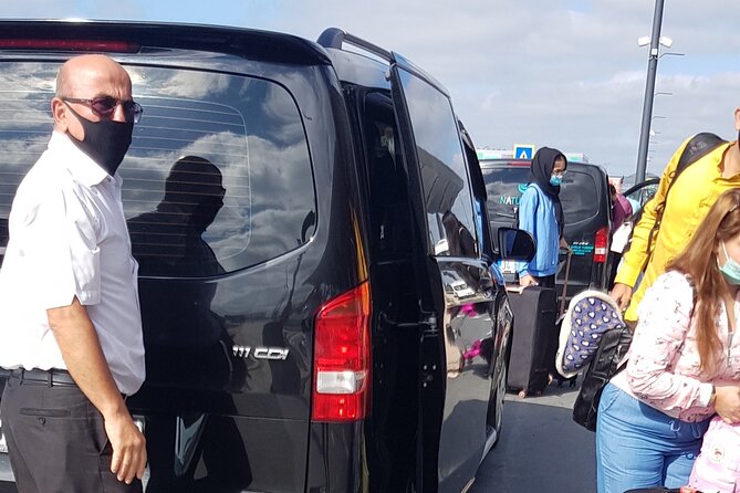Private SAW Airport Arrival or Departure Transfer - Communication and multilingual drivers
