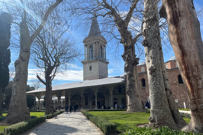Private Tour to Historical Peninsula in Istanbul - Blue Mosque and the color behind its name