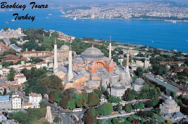 Private Walking Tour: Hippodrome, Blue Mosque, Hagia Sophia - Why Sultanahmet works so well for a half-day walk